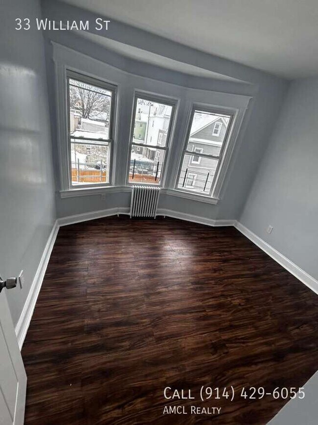 Building Photo - 33 William St