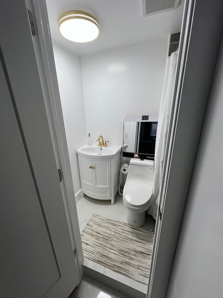 Bathroom - 3163 NW 29th St