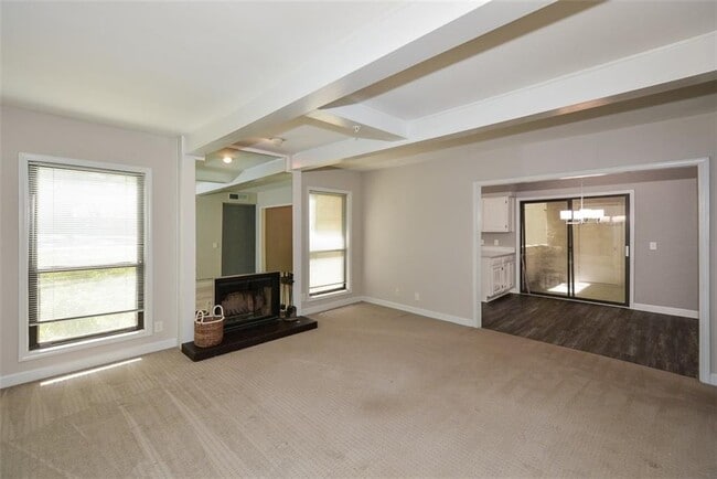 Building Photo - 607 Lismore SE