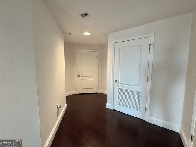 Building Photo - 195 14th St NE