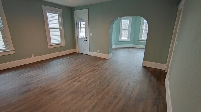 Building Photo - 1227 Maysville Ave