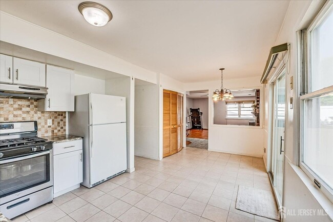 Building Photo - 40 Azalea Dr