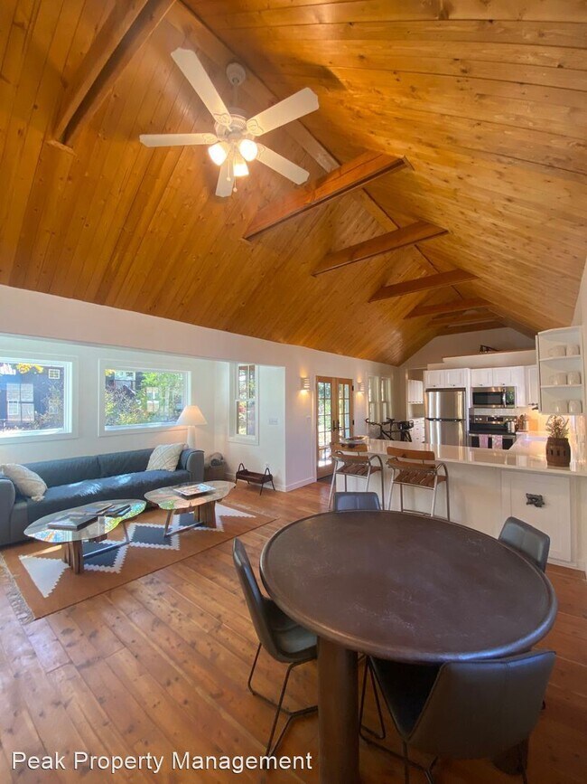 Building Photo - 3 br, 2 bath House - 214 Maroon Ave.