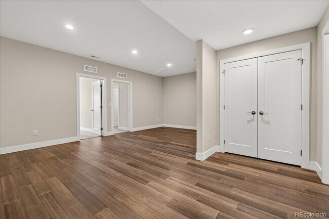Building Photo - 1407 Rogers Ct