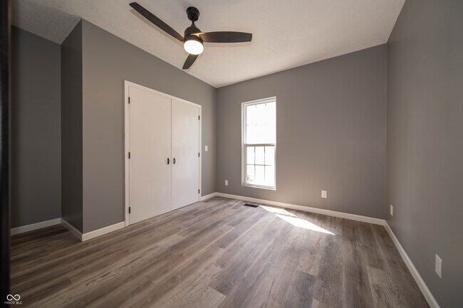 Building Photo - 817 W 5th St