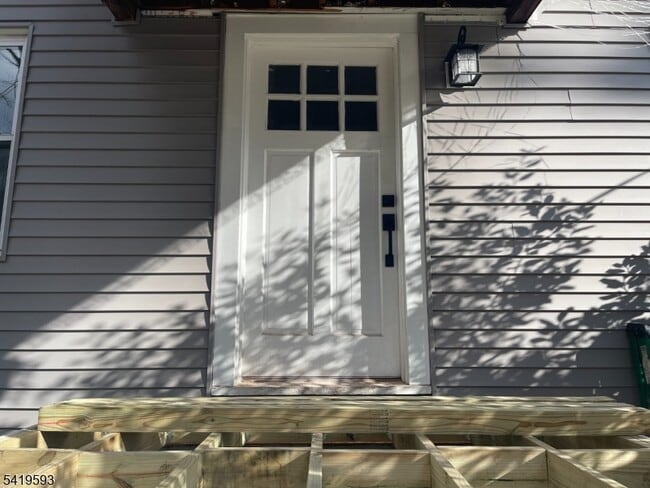 Building Photo - 246 Beaverbrook Rd