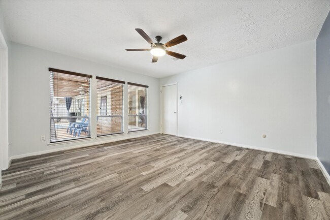 Building Photo - 1306 S Kirkwood Rd