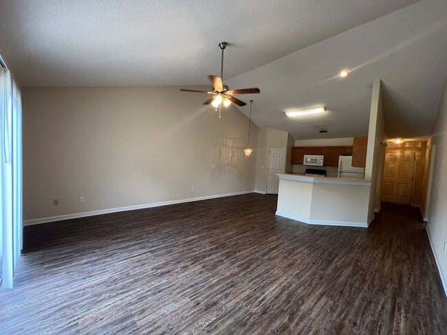 Building Photo - $1595 3/2 - R Section in Palm Coast - Avai...