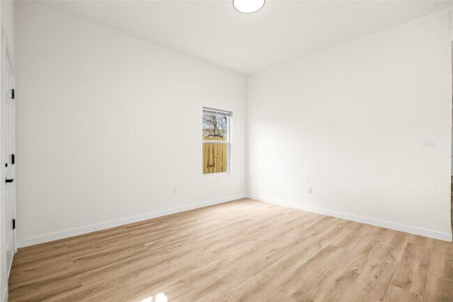 Building Photo - 9709 Pelsey St