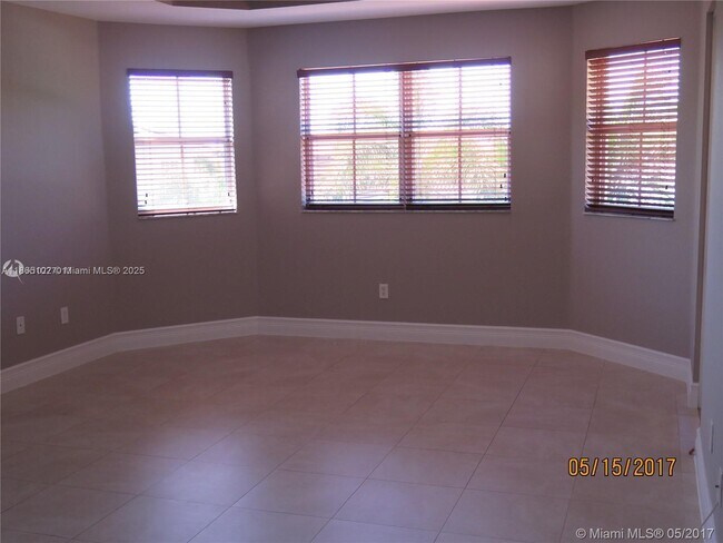 Building Photo - 15622 SW 31st Ln