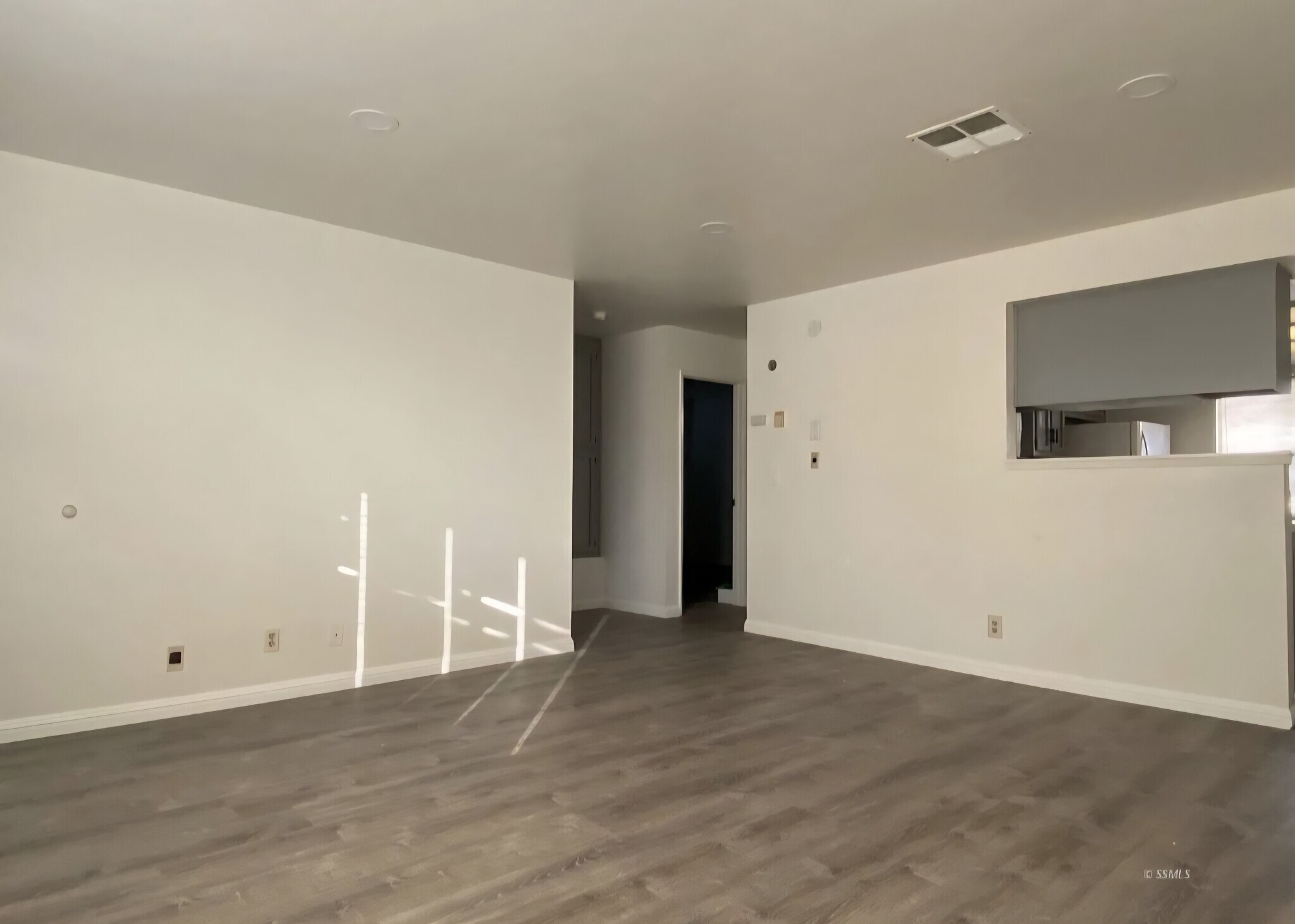 Building Photo - 1016 W Atkins Ave