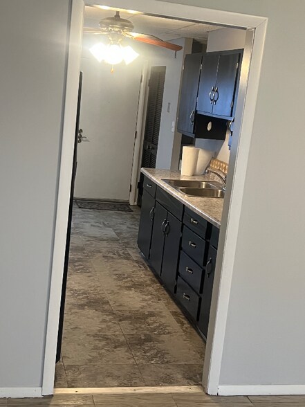 Building Photo - 505 W 53rd Ave