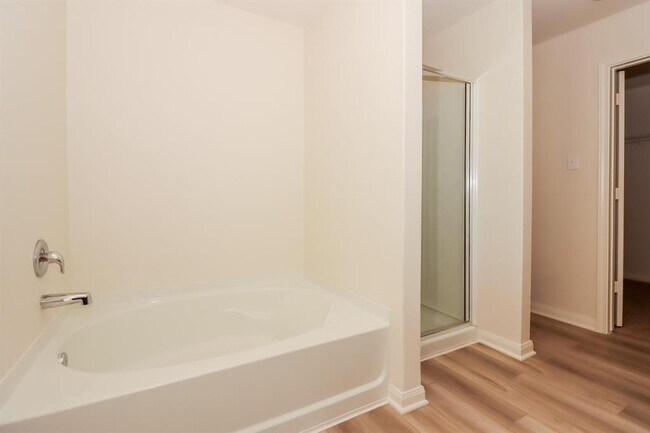Building Photo - 26816 Steinbeck Dr