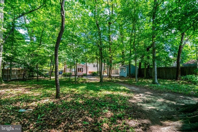 Building Photo - 8236 Governors Ct