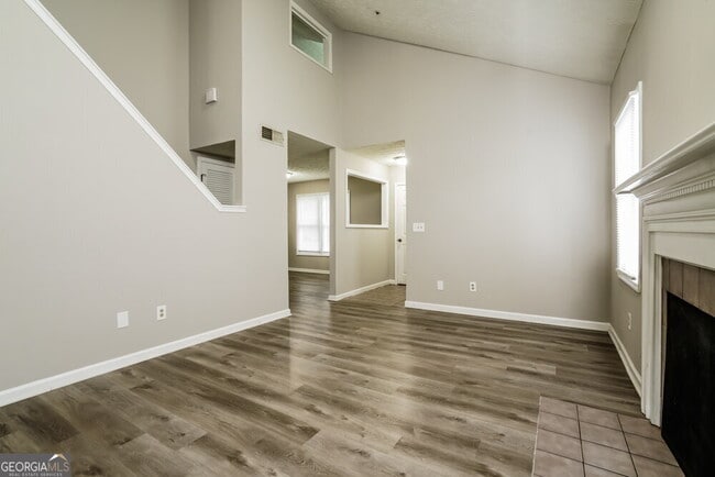 Building Photo - 2318 Wellington Cir