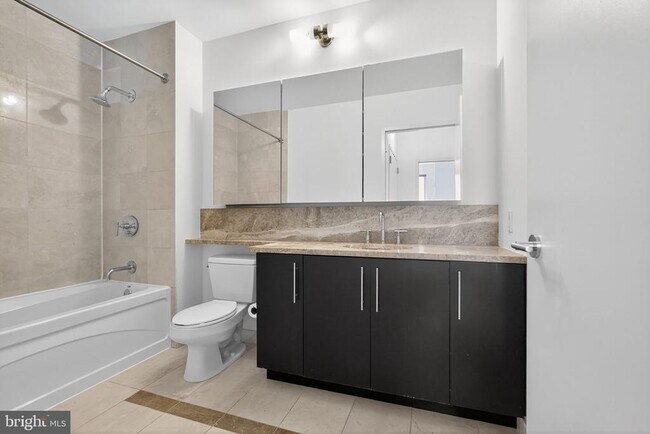 Building Photo - 1425 Locust St