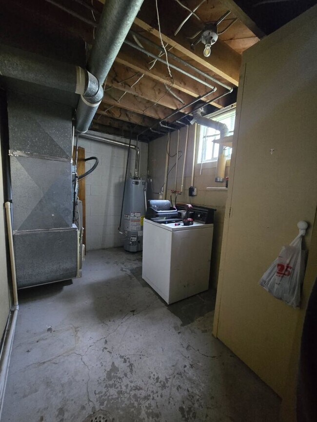 Building Photo - 355 S 100 E
