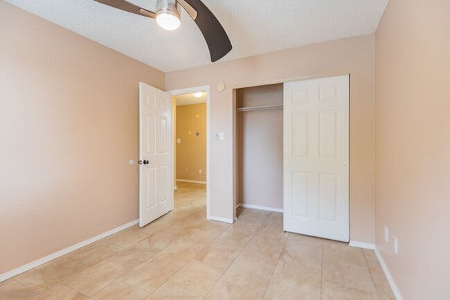 Building Photo - 3 Bedroom 2 Bath Home