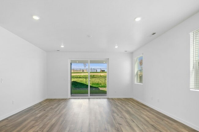 Building Photo - 8164 W Grey Alder Dr