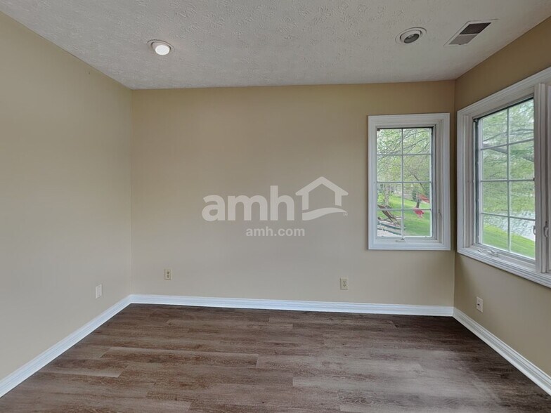 Building Photo - 4741 Common View Cir