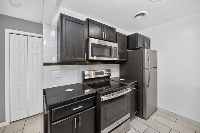 Building Photo - 5458 Beechmont Ave