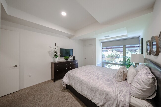 Building Photo - 7121 E Rancho Vista Dr