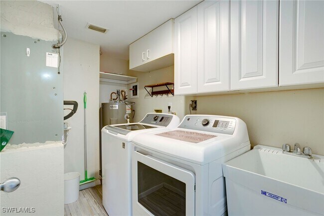 Building Photo - 285 Naples Cove Dr
