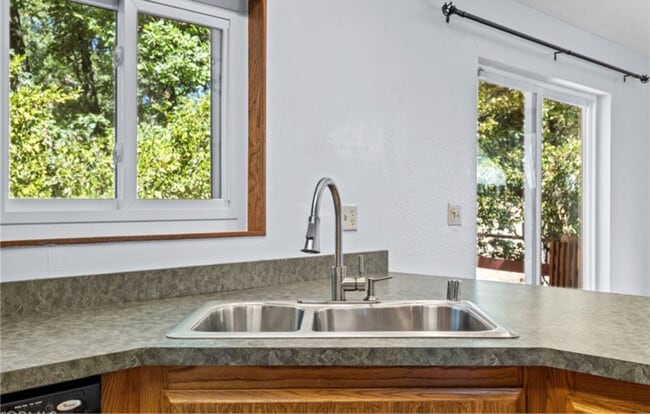 Building Photo - 6463 Altus Ct