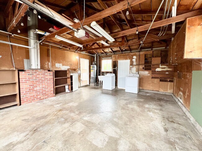 Building Photo - MUST SEE - Updated Single Family Rancher -...