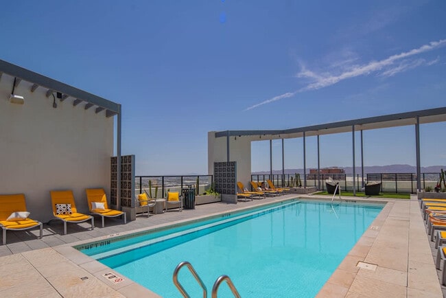 Building Photo - 700 N 4th St