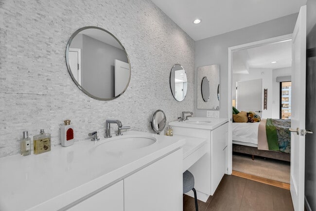 Building Photo - 140 Ocean Park Blvd