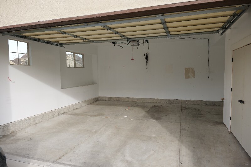 Building Photo - 713 Mystic Creek Way