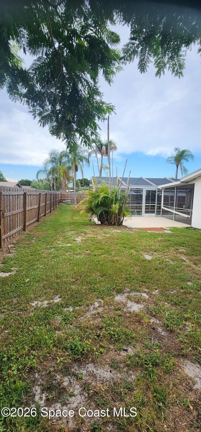 Building Photo - 1795 Bayberry Dr