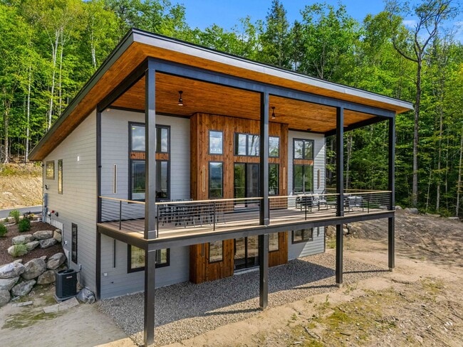 Building Photo - 162 Pond Rd