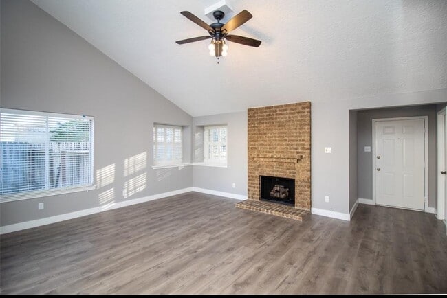 Building Photo - 10502 Linecamp Dr