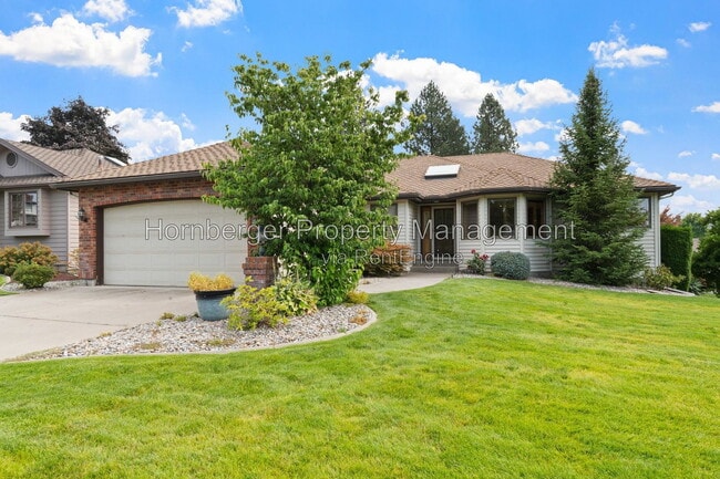Building Photo - 9811 N Comanche Dr