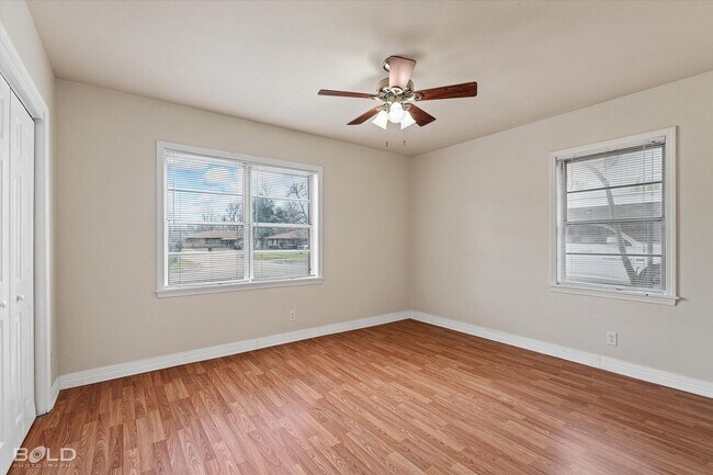 Building Photo - 2726 W Cavett Dr