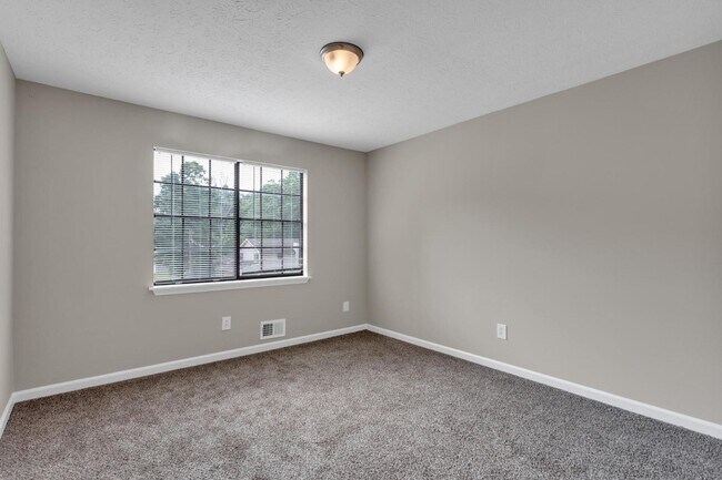 Building Photo - 8989 Teal Ln