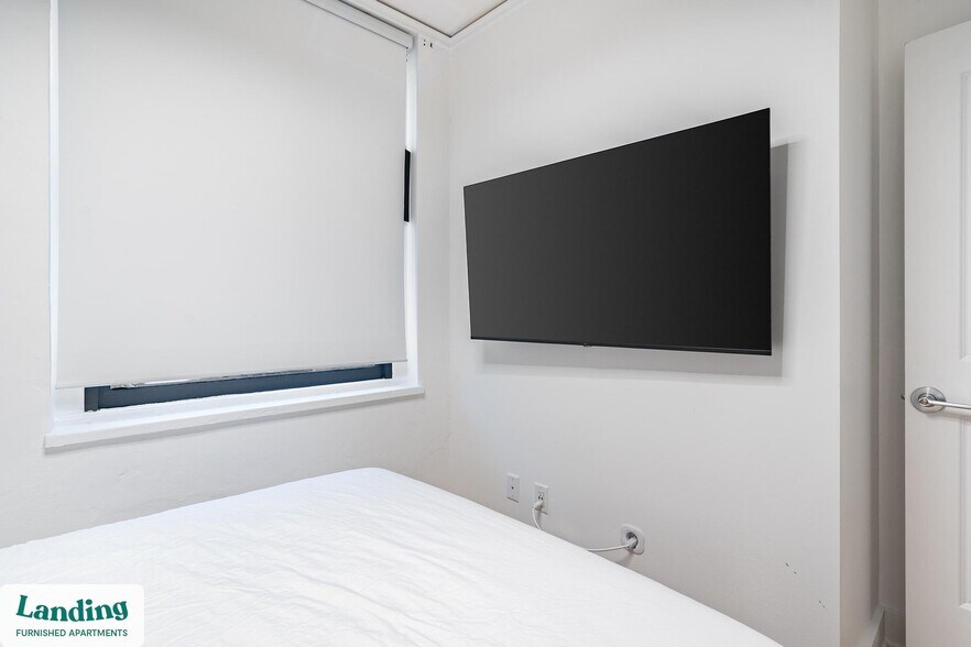 Building Photo - 933 McGee St