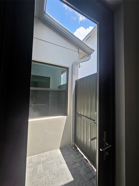 Building Photo - 9421 Tulip Leaf Ct