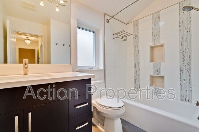 Building Photo - 2685 Yorkton Dr