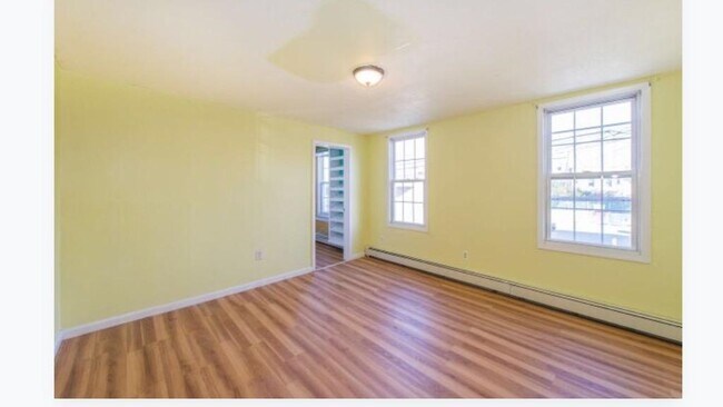 Building Photo - 419 42nd St