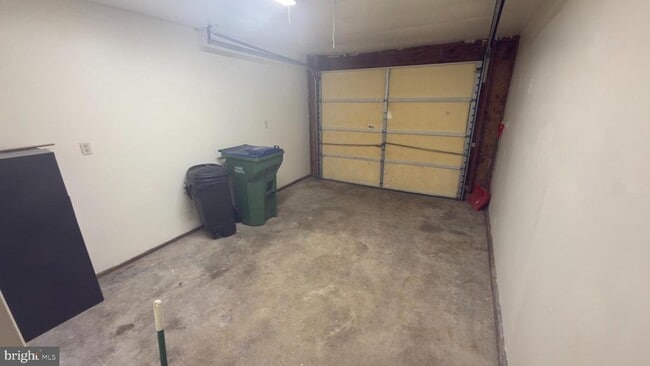 Building Photo - 3748 Tudor Dr