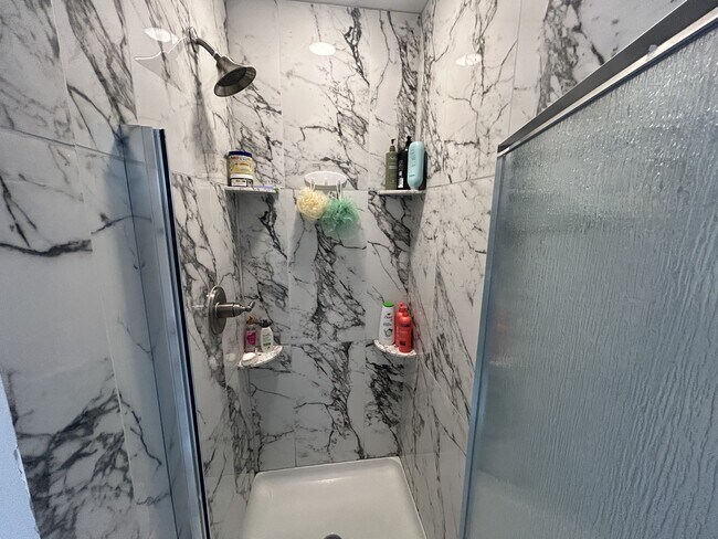 Building Photo - 721 Tidwell Dr