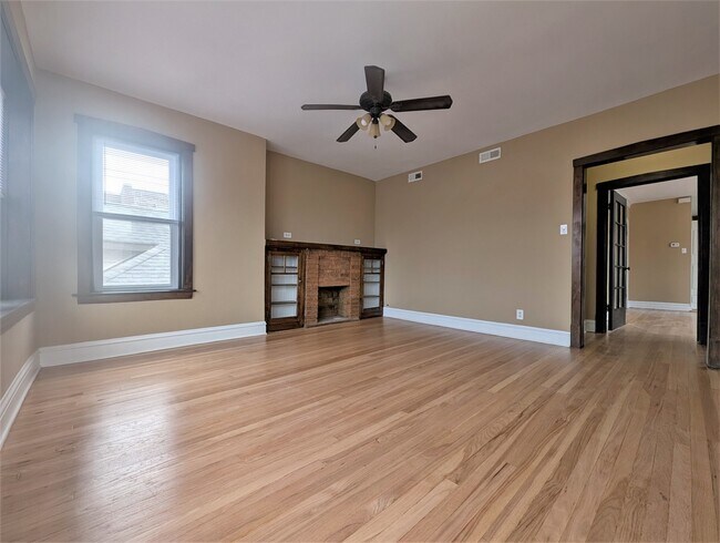 Building Photo - 3114 N Kilpatrick Ave