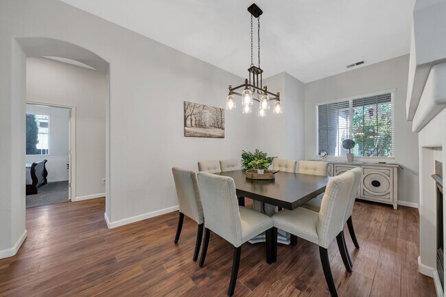 Building Photo - 10577 Eagle Falls Way