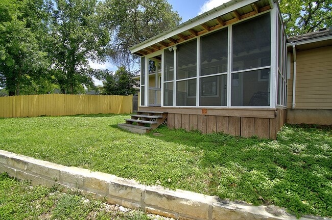 Building Photo - 117 Dover Dr