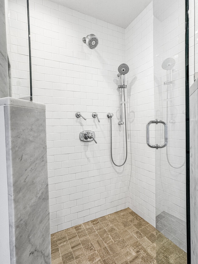 Building Photo - 415 E North Water St