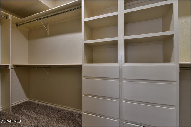 Building Photo - 6732 Pearl Ridge Dr