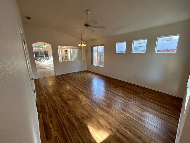 Building Photo - Rent Today LEASE!! Elegant 3-Bedroom Home with Modern Design & Prime Location